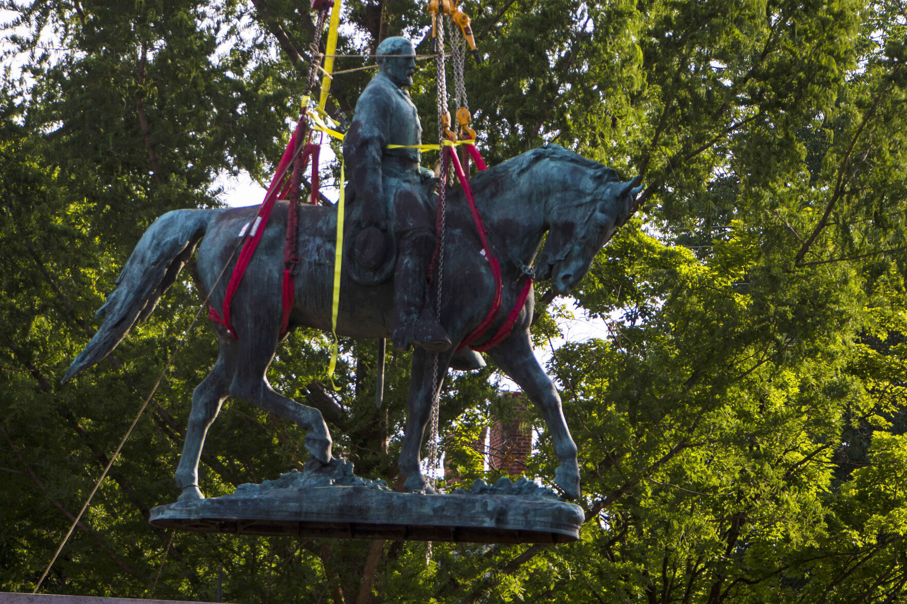 APTOPIX Confederate Monuments Removed